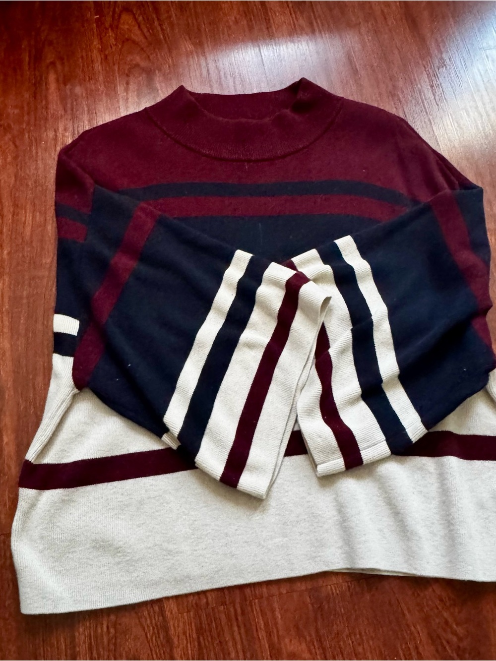 LOFT Women's Sweater in Burgundy
